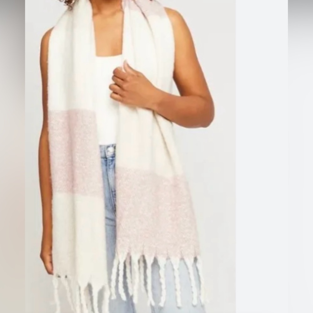 Huntington Gentle fawn scarf 🇨🇦